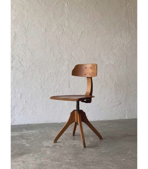 france-in-chair-1new