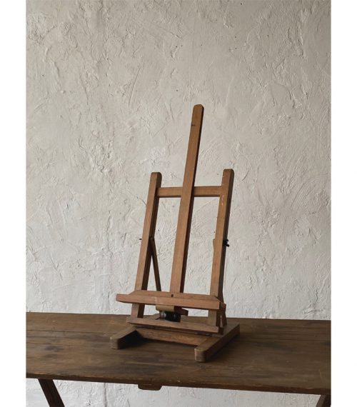 easel-1