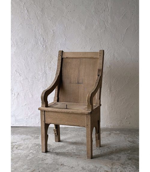 2024-02armchair-1