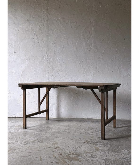 folding table