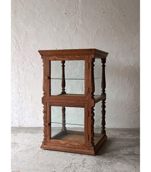 2025-11-glass cabinet-1